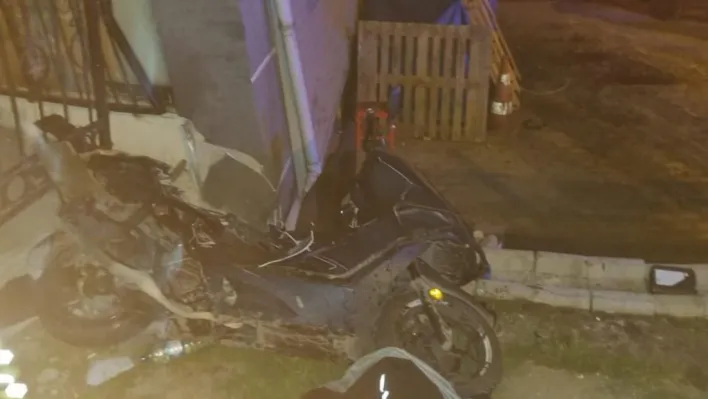 Beylikdüzü'nde feci kaza: 19 yaşındaki motosikletli hayatını kaybetti