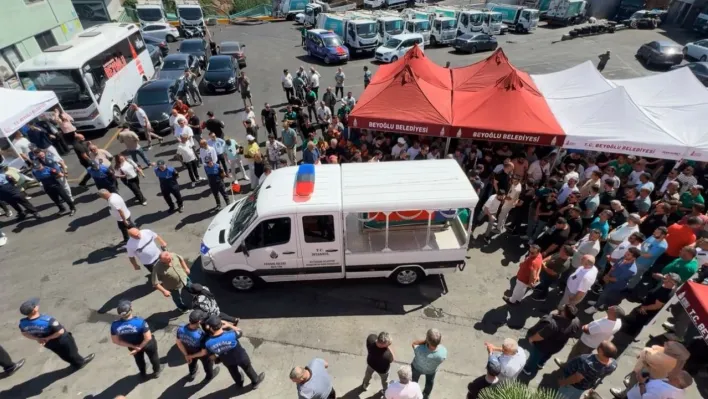 Beyoğlu'nda 9 aracın karıştığı kazada ölen Uğur Tilkici son yolculuğuna uğurlandı
