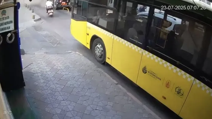 Beyoğlu'nda vinç lastiği refüjde patladı: 1'i çocuk 2 yaralı