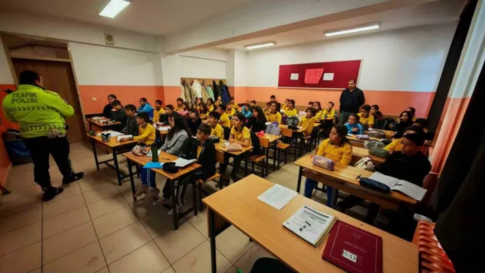 Beypazarı'nda okullarda trafik ve yaya güvenliği eğitimi