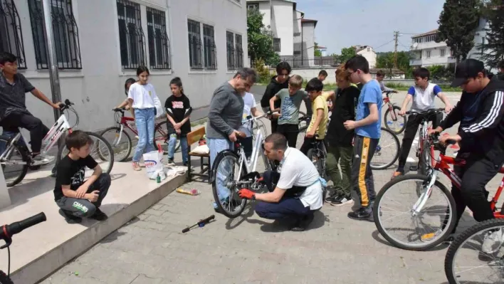 Bilecik Belediyesinden öğrencilere bisiklet eğitimi