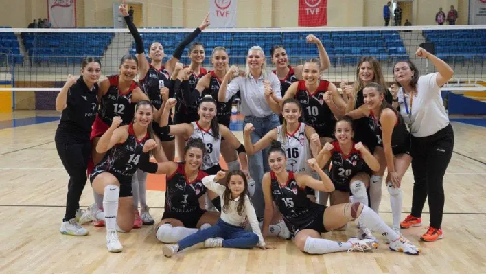 Bilecik derbisinin kazananı Bilecik Belediyesi Voleybol Takımı oldu