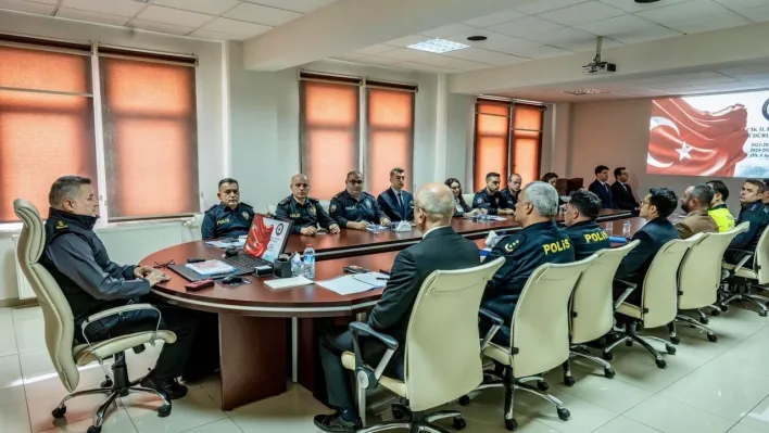 Bilecik emniyeti haftalık operasyon planlarını gözden geçirdi