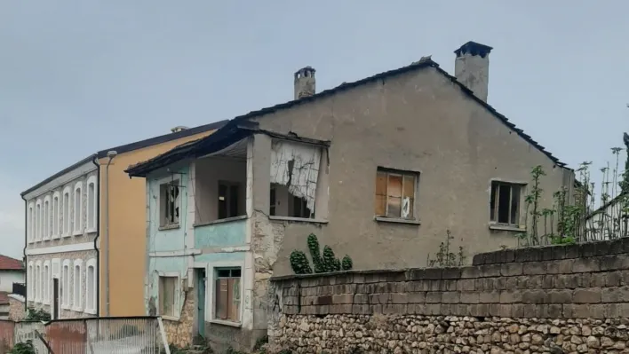 Bilecik'te bir emniyet bir de zabıta ekibine darp edildi