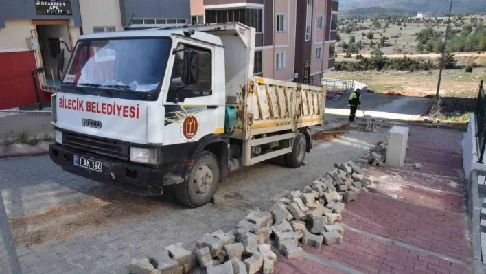 Bilecik'te birçok noktada kaldırım yenileme ve bakım çalışmaları gerçekleştirildi