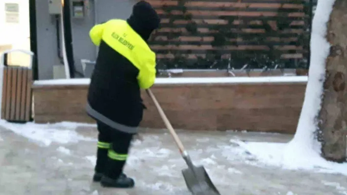 Bilecik'te karla mücadele çalışmaları sabaha kadar sürdü