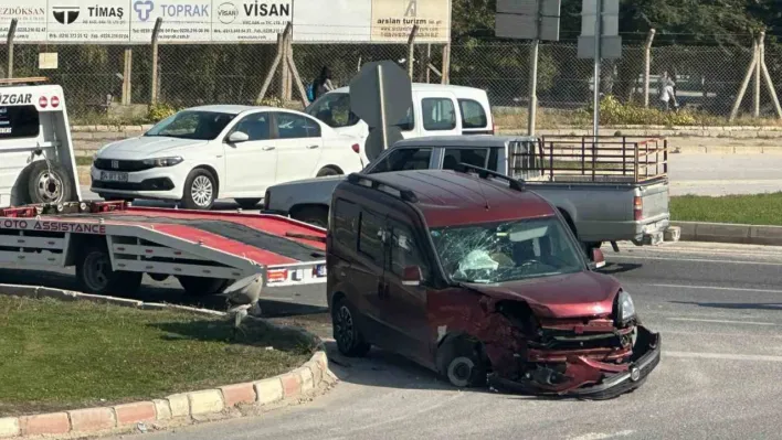 Bilecik'te meydana gelen trafik kazasında 2 kişi yaralandı