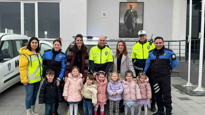 Bilecik'te minik öğrencilere polislik mesleği tanıtıldı