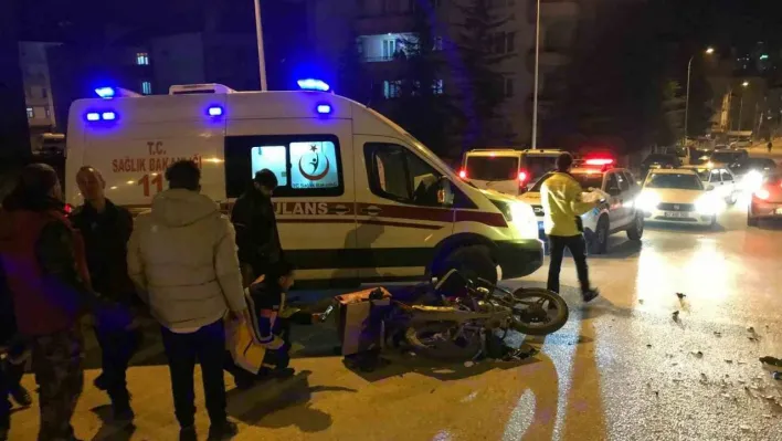 Bilecik'te motosiklet ile kamyonetin çarpıştı, 1 kişi yaralandı