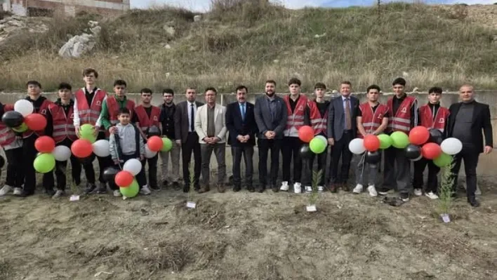 Bilecik'te öğrenciler fidan dikerek kardeşlik ve çevre bilinci kazandı