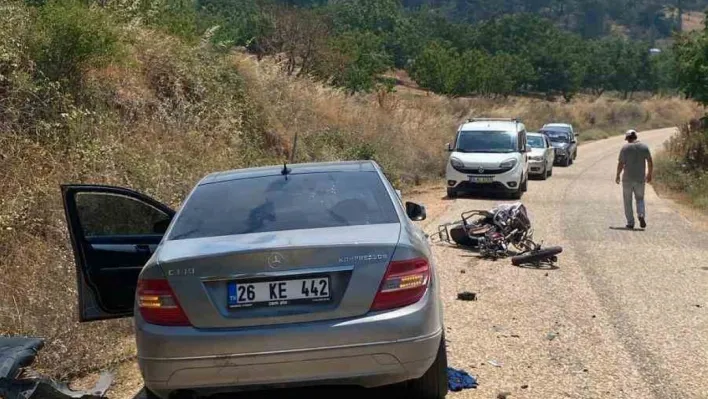 Bilecik'te plakasız motosiklet ile otomobil çarpıştı: 1 ölü, 1 yaralı