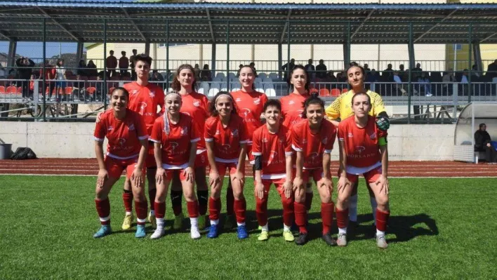 Bilecikspor kadın futbol takımı gol oldu yağdı