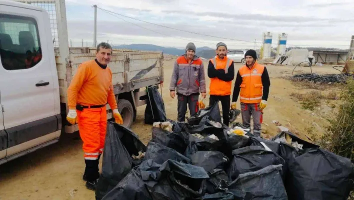 Bilinçsizce atılanları topladılar, poşet poşet çöp çıktı