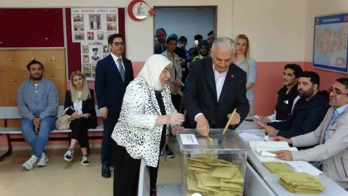 Binali Yıldırım Tuzla'da oyunu kullandı