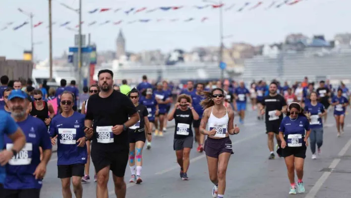 Binler İstanbul'u koştu