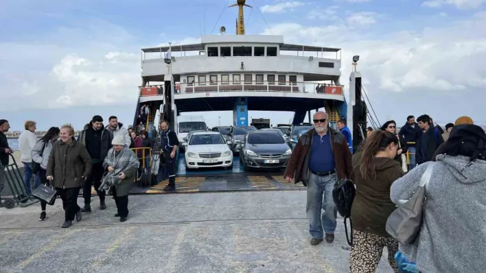 Bozcaada'ya bayramda o araçların geçişleri yasaklandı