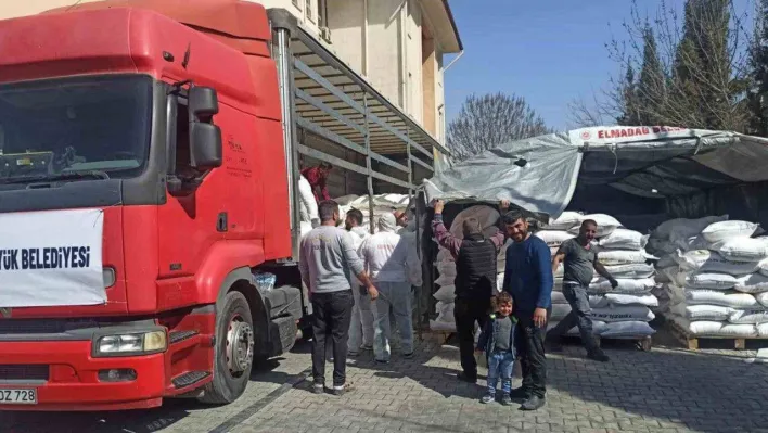 Bozüyük Belediyesi'nin un yüklü 11'inci yardım tırı Kahramanmaraş'a ulaştı