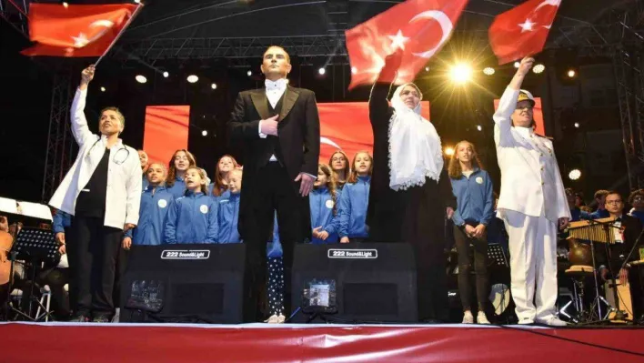 Bozüyük'te 100. yıl Cumhuriyet Korosu'ndan muhteşem konser