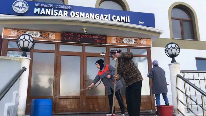 Bozüyük'te camilerde Ramazan temizliği