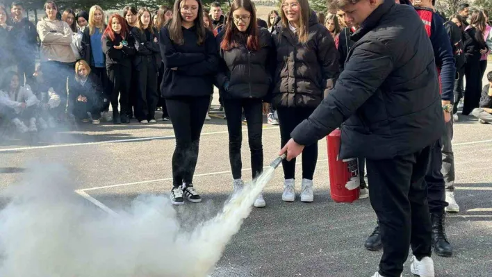 Bozüyük'te lise öğrencilerine yangın eğitimi