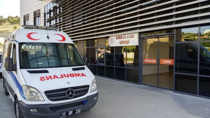 Bozüyük'te yemek sonrası fenalaşan 65 işçi hastaneye başvurdu