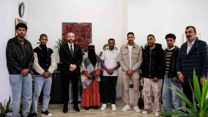 BŞEÜ rektör yardımcısı yabancı öğrencilerle buluştu