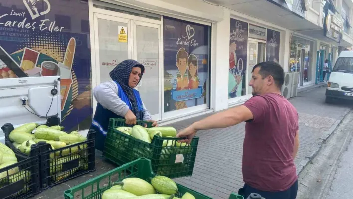 Bu bahçede hasat edilen ürünler vatandaşlara ücretsiz dağıtılıyor