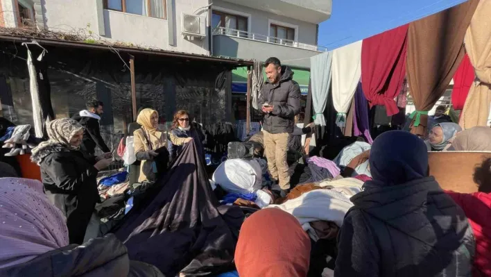 Bu da fenomen pazarcı: Yaptığı şovlarla kendine hayran bırakıyor