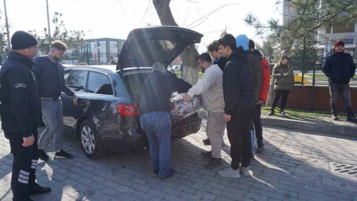 Bu kez alışverişe değil, depremzedelere destek için geliyorlar