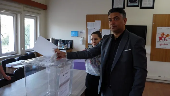 Bulgaristan seçimleri için Türkiye'deki çifte vatandaşlar sandık başında