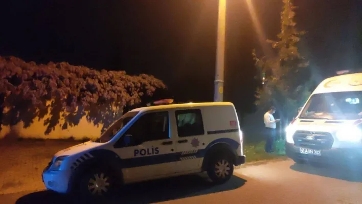 Bunalımda olduğu iddia edilen kişi telefonları açmayınca ekipler kapıyı kırarak içeri girdi