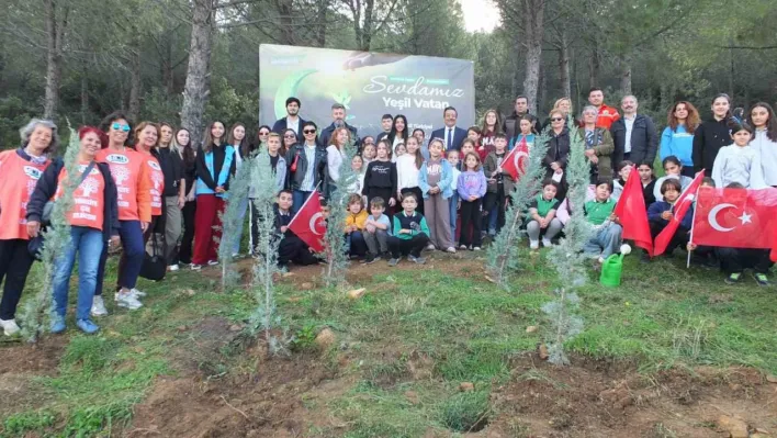 Burhaniye'de 400 fidan toprakla buluştu