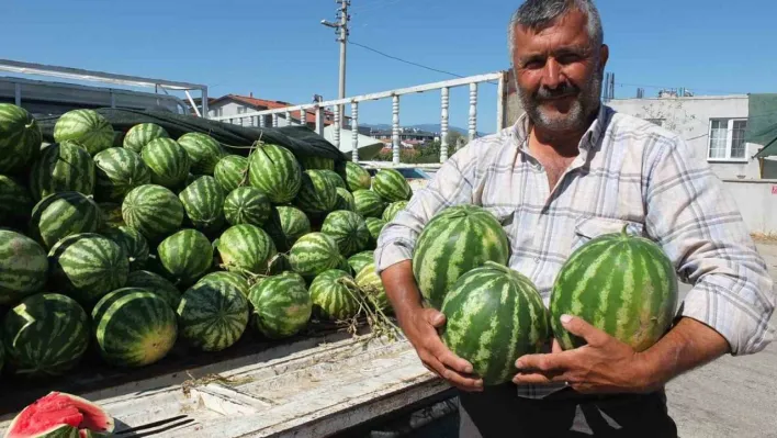 Burhaniye'de karpuz yüz güldürdü