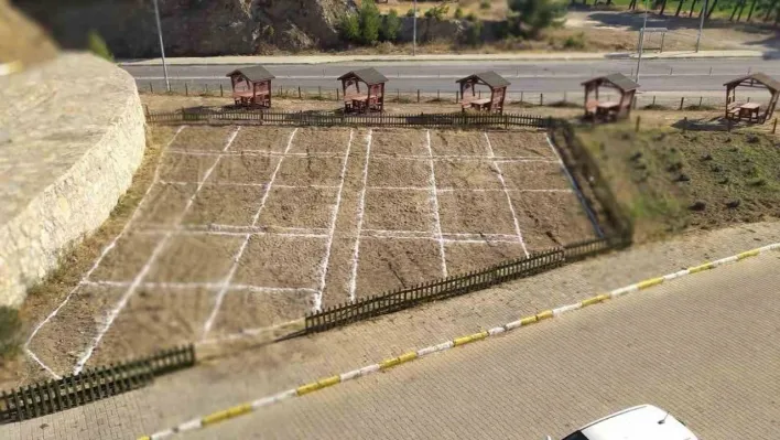 Burhaniye Uygulamalı Bilimler Fakültesinde hobi bahçesi projesi