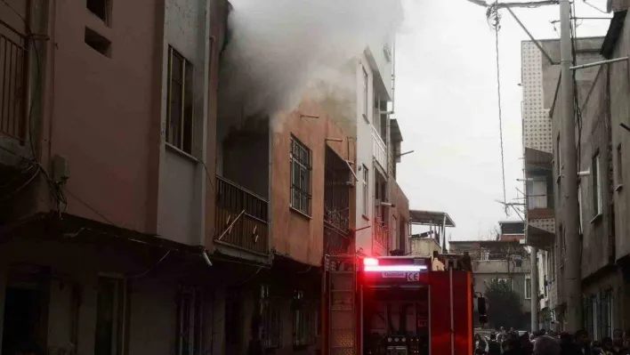 Bursa'da 2 farklı dairede yangın paniği