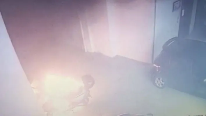 Bursa'da 5 motosiklet alevlere teslim oldu, o anlar kameraya yansıdı