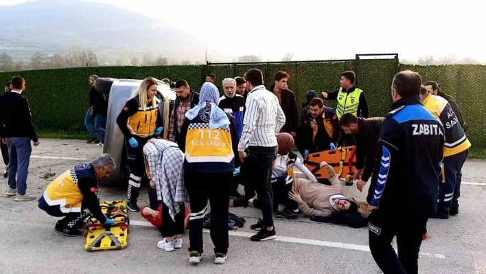 Bursa'da alkollü sürücü otomobiliyle takla attı: 5 yaralı