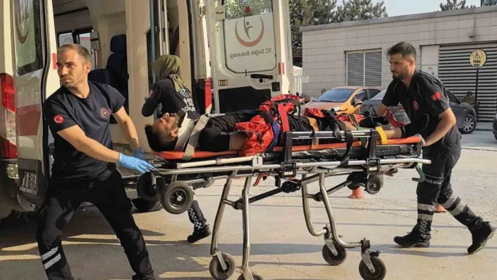 Bursa'da çatı çöktü: 29 yaşındaki genç ağır yaralandı