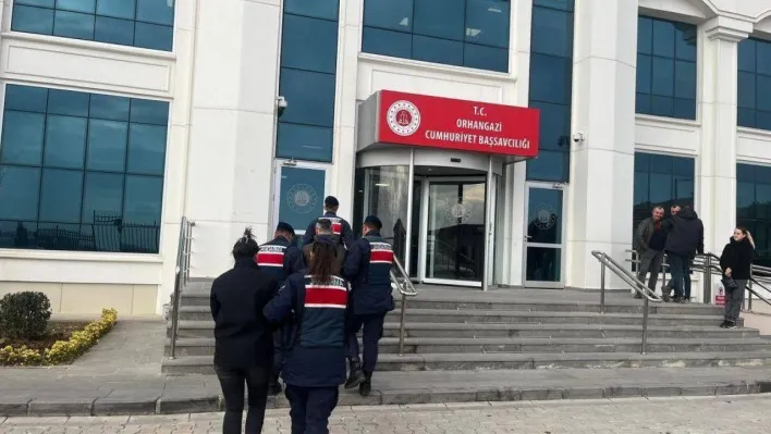 Bursa'da ev sahibinin hastanede yatmasını fırsat bildiler, evdeki altınlarını çaldılar