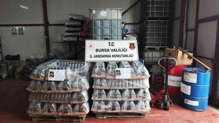 Bursa'da kaçak motor yağı üretimi