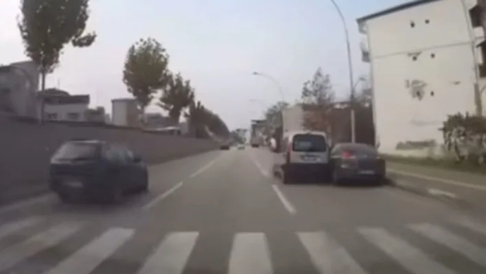 Bursa'da kazalar araç kamerasına yansıdı