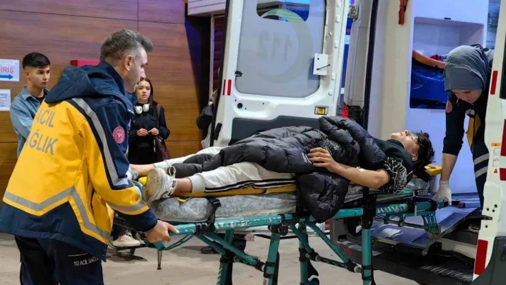 Bursa'da motosikletle kamyon çarpıştı, 1 kişi yaralandı