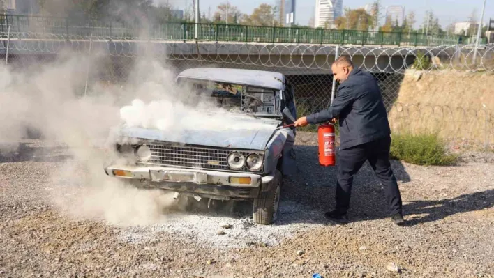 Bursa'da otobüs şoförlerine yangın söndürme eğitimi