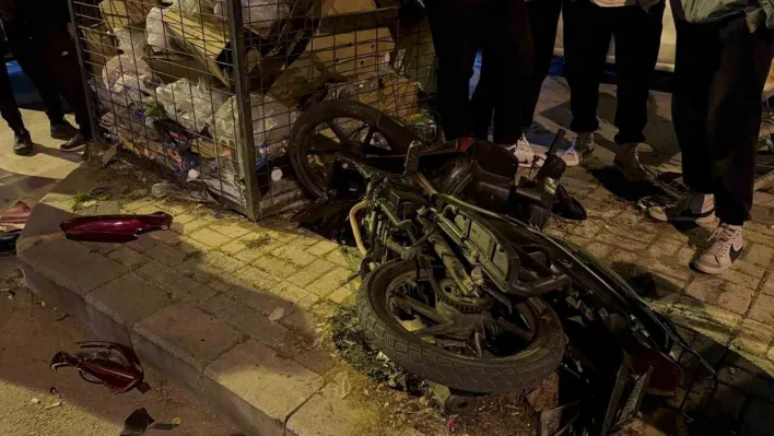 Bursa'da otomobil ile motosiklet çarpıştı, 2 kişi yaralandı