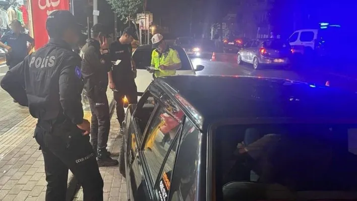 Bursa'da polis ekipleri 'Huzur' uygulaması yaptı