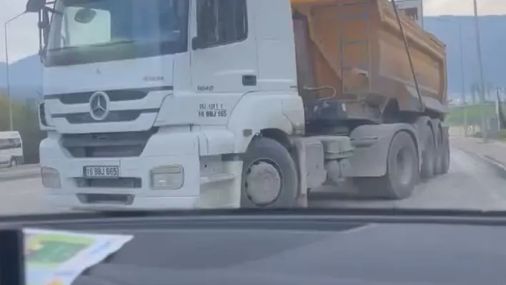 Bursa'da ters şeritten giren kamyon 'pes' dedirtti