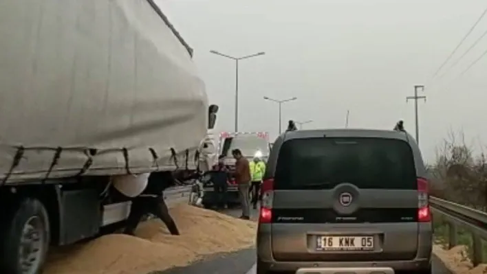 Bursa'da tır kazasında sürücü yaralandı