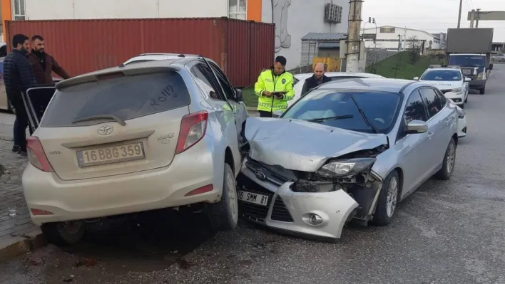 Bursa'da trafik kazasında 1 kişi yaralandı