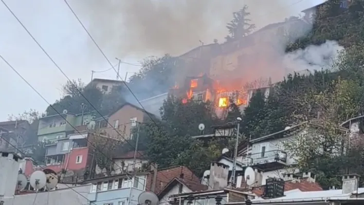 Bursa'da yanan 2 katlı evin 78 yaşındaki sahibi kayıp