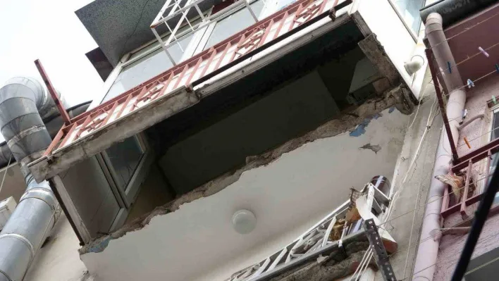 Bursa'daki balkon faciası kamerada